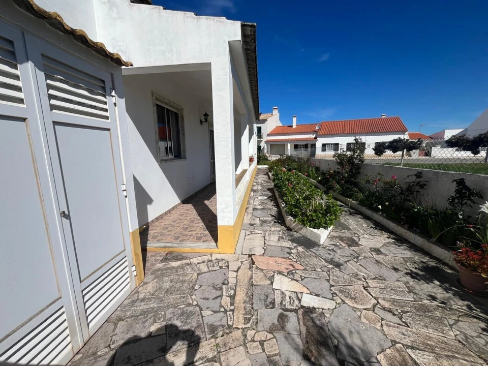 Moradia T4 para Venda em Rogil Foto 36