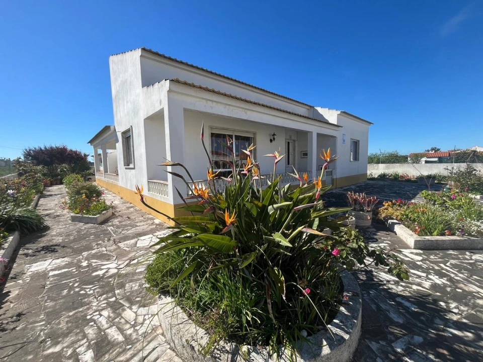 Moradia T4 para Venda em Rogil Foto 5