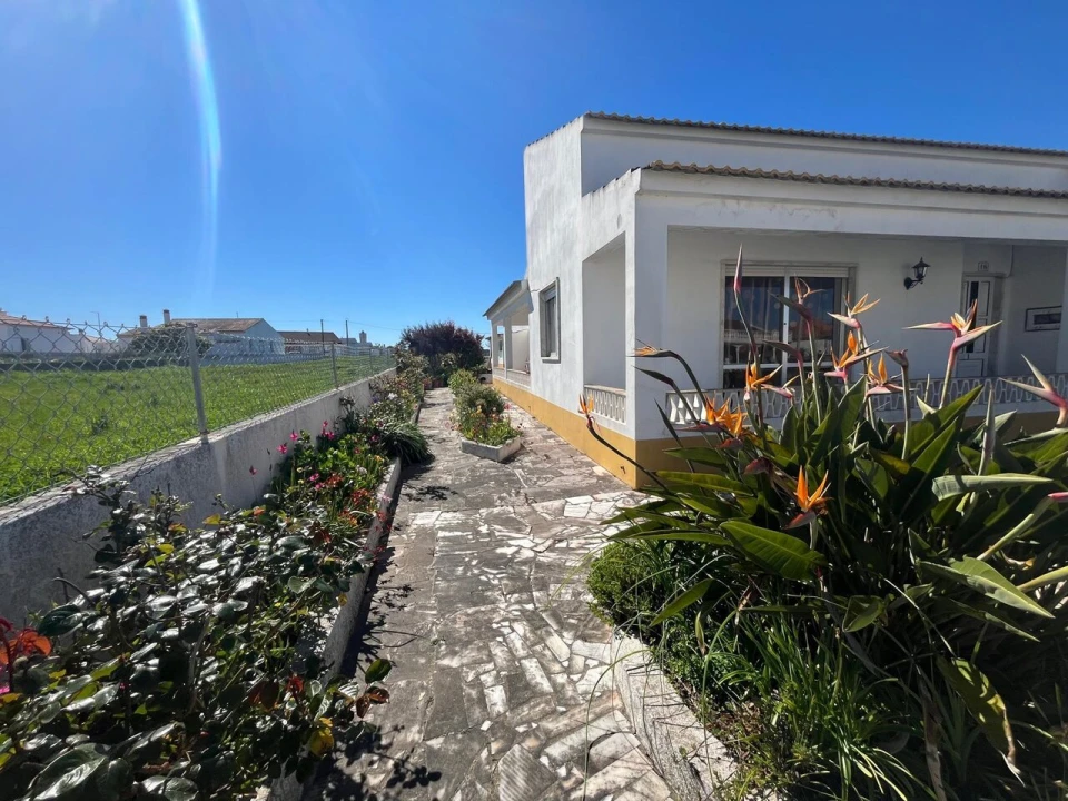 Moradia T4 para Venda em Rogil Foto 37