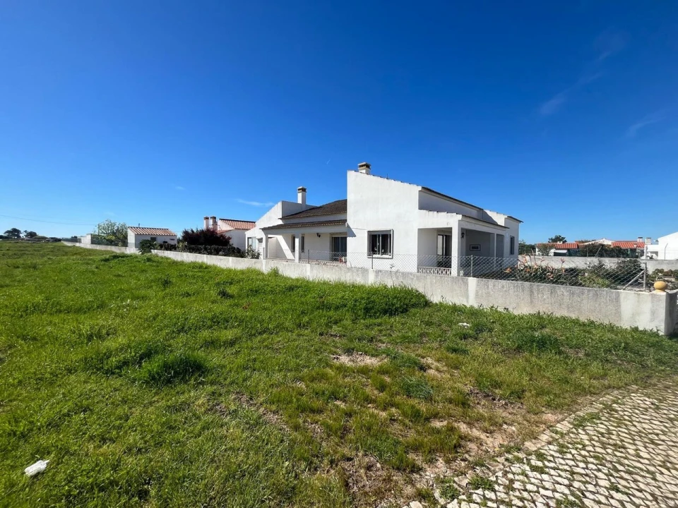 Moradia T4 para Venda em Rogil Foto 3