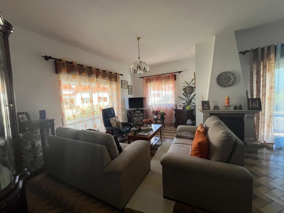 Moradia T4 para Venda em Rogil Foto 11