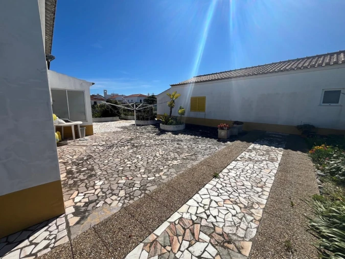 Moradia T4 para Venda em Rogil Foto 30