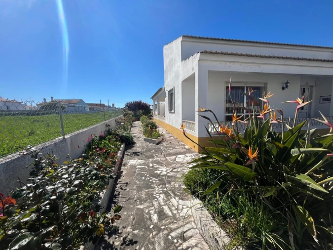 Moradia T4 para Venda em Rogil Foto 37