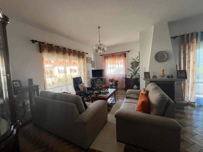 Moradia T4 para Venda em Rogil Foto 11