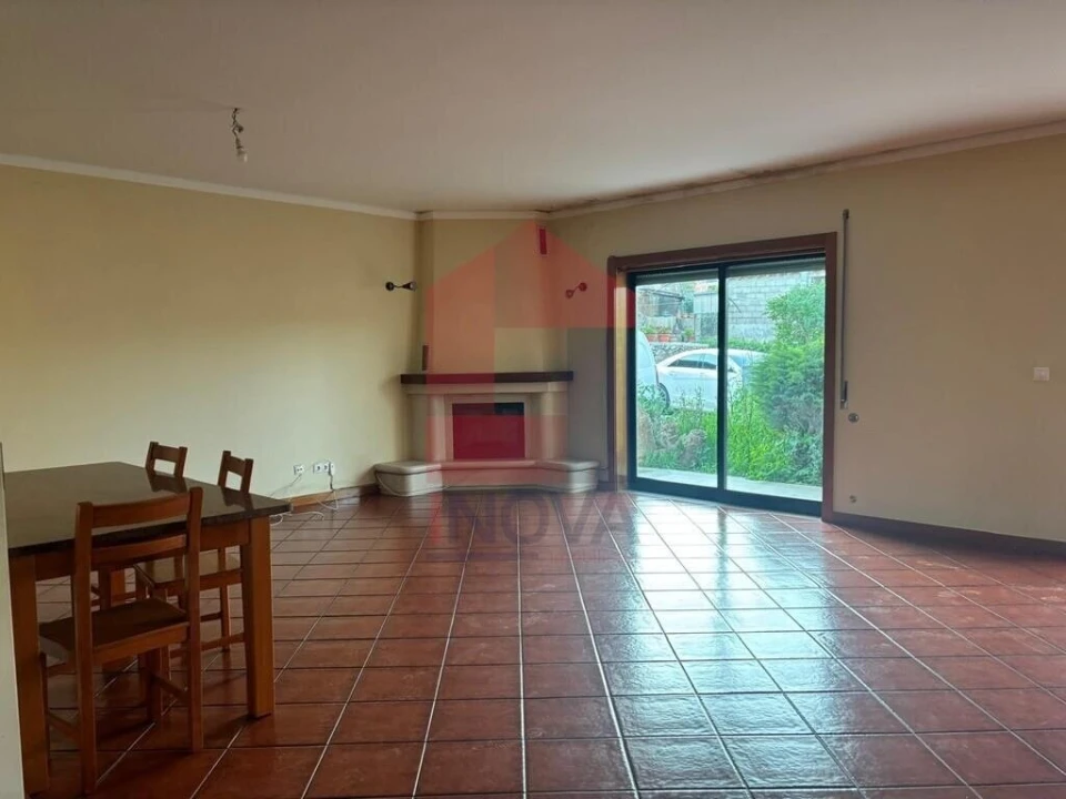 Moradia T4 para Venda em Lage Foto 11