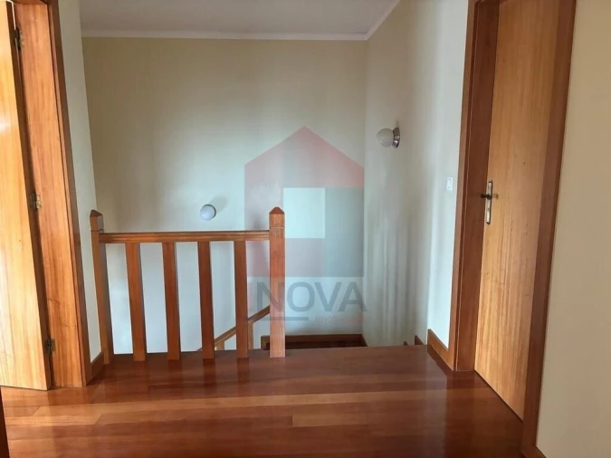 Moradia T4 para Venda em Lage Foto 26