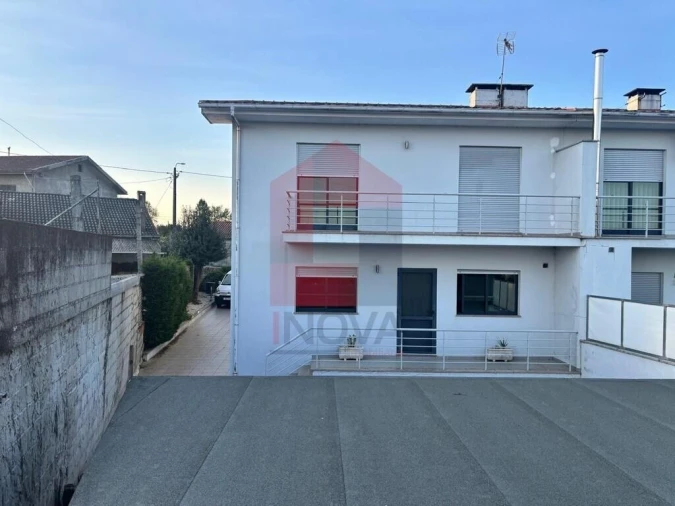 Moradia T4 para Venda em Lage Foto 29