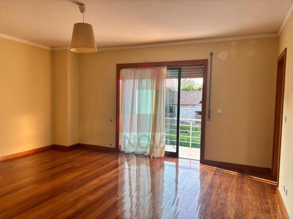 Moradia T4 para Venda em Lage Foto 22