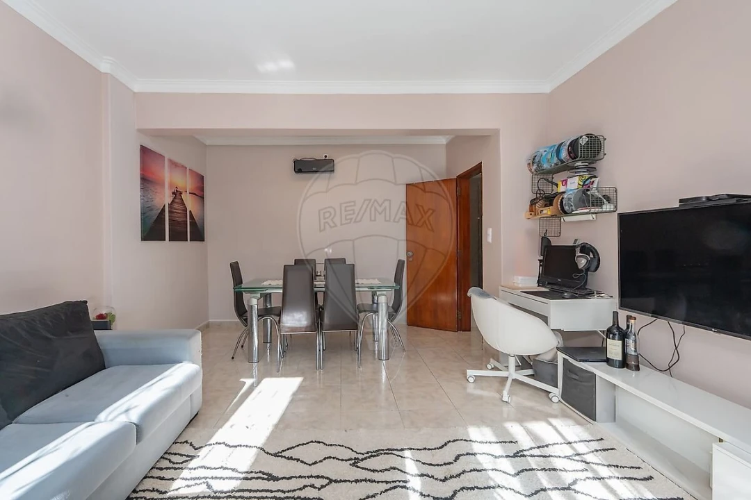 Apartamento T2 para Venda em Vialonga Foto 3