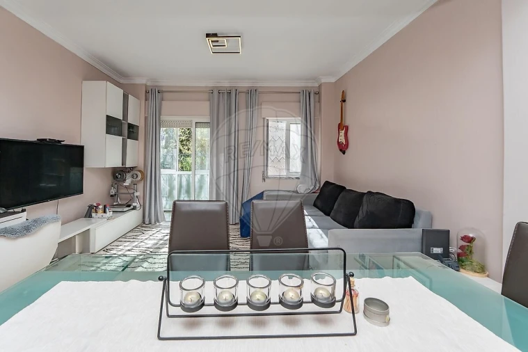 Apartamento T2 para Venda em Vialonga Foto 2