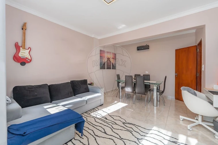 Apartamento T2 para Venda em Vialonga Foto 4