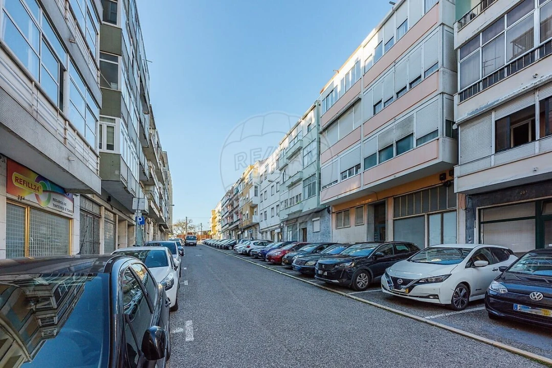 Loja para Venda em Alvalade Foto 18