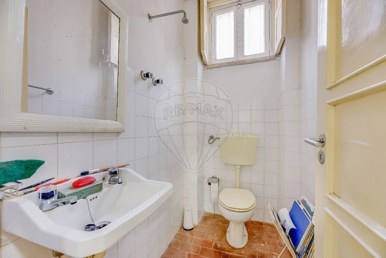 Loja para Venda em Alvalade Foto 13