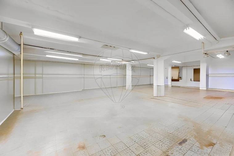 Loja para Venda em Alvalade Foto 2