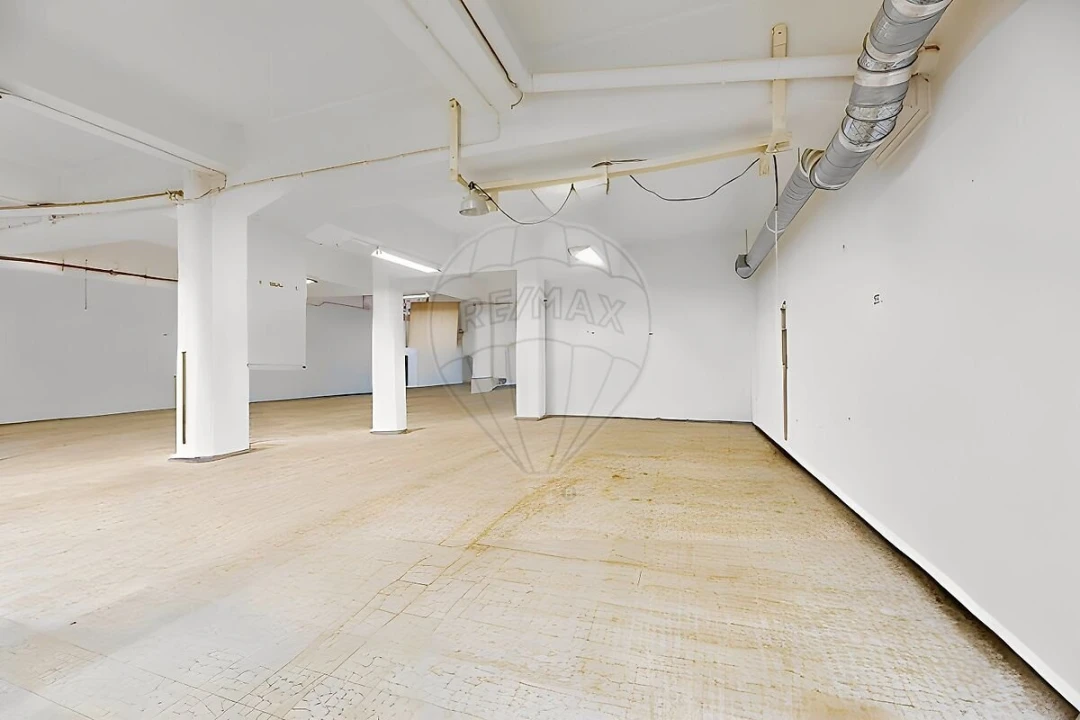 Loja para Venda em Alvalade Foto 3