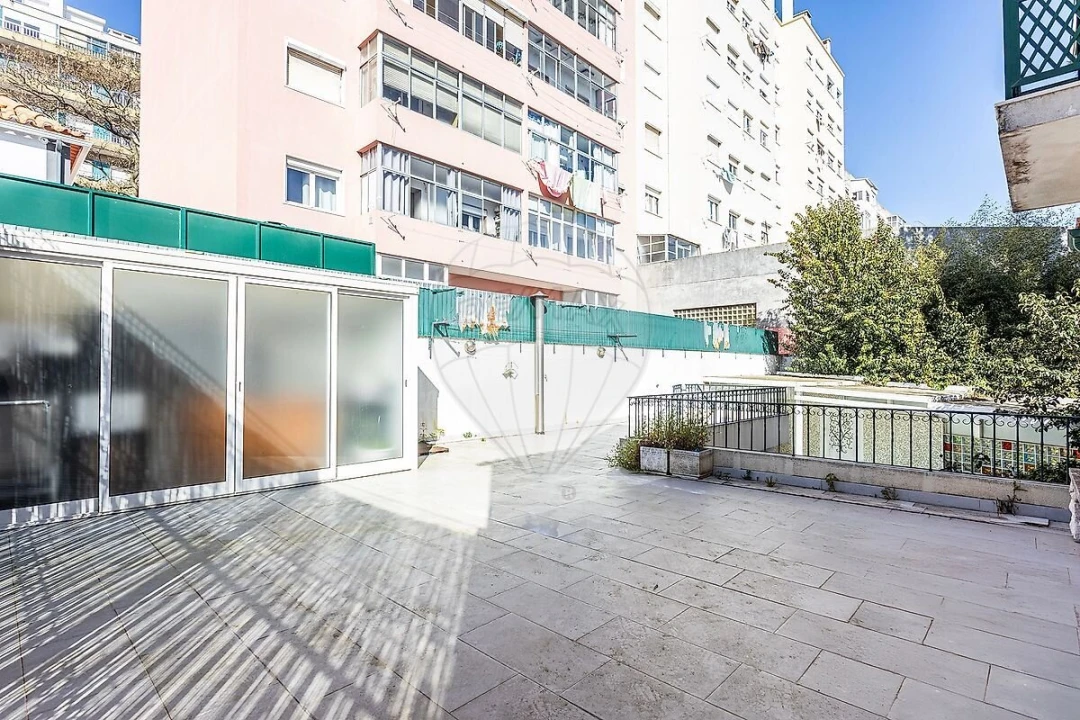 Moradia T4 para Venda em Penha de França Foto 45