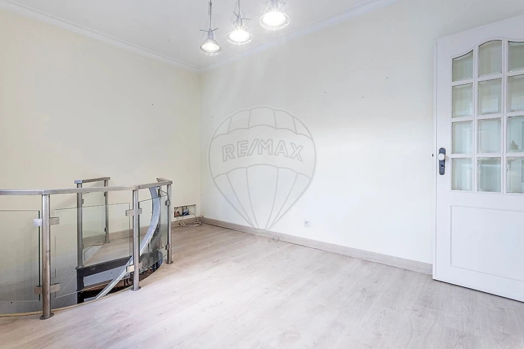 Moradia T4 para Venda em Penha de França Foto 23