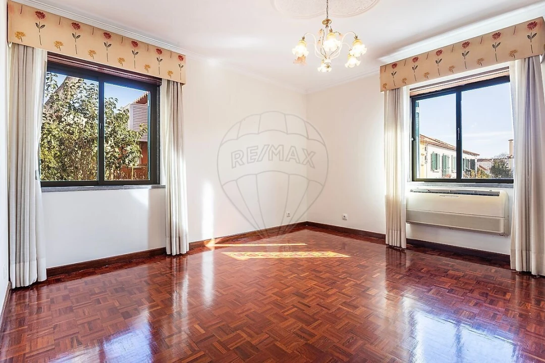 Moradia T4 para Venda em Penha de França Foto 37