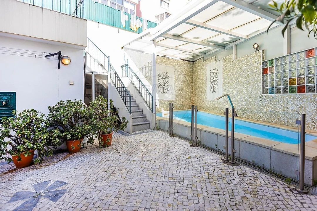 Moradia T4 para Venda em Penha de França Foto 7