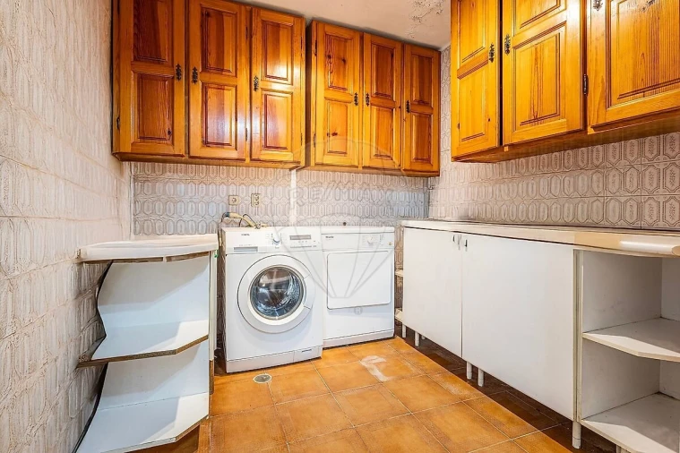 Moradia T4 para Venda em Penha de França Foto 24