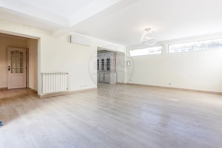 Moradia T4 para Venda em Penha de França Foto 21