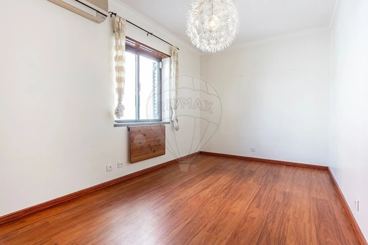 Moradia T4 para Venda em Penha de França Foto 32