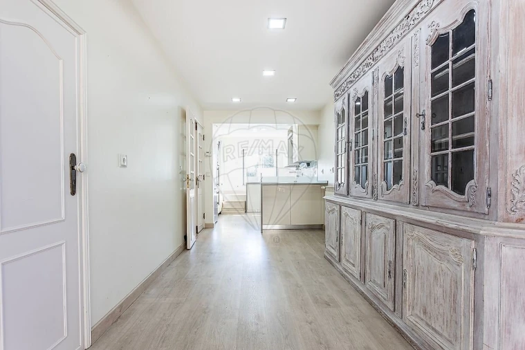 Moradia T4 para Venda em Penha de França Foto 10