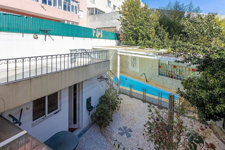 Moradia T4 para Venda em Penha de França Foto 49