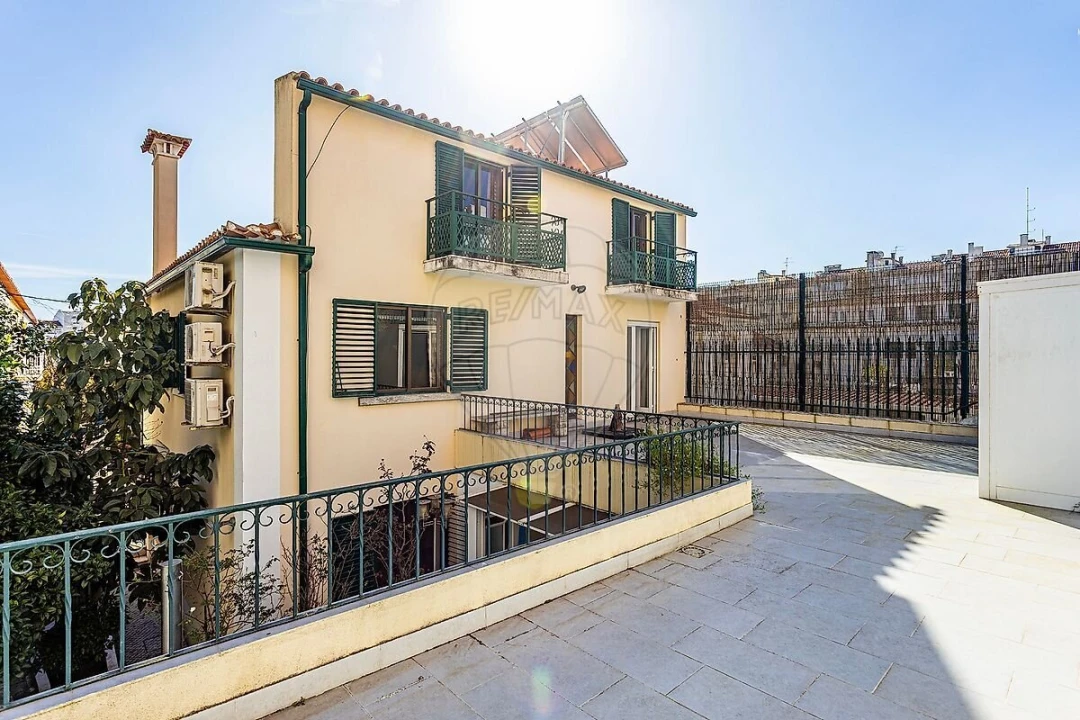 Moradia T4 para Venda em Penha de França Foto 48