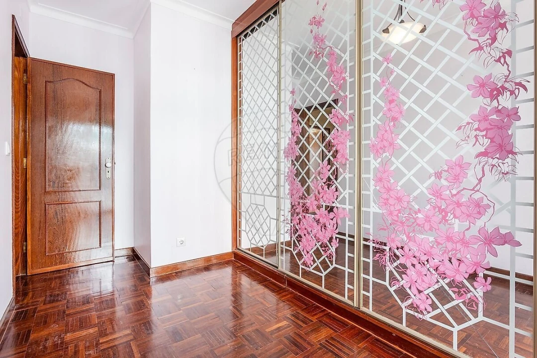 Moradia T4 para Venda em Penha de França Foto 42