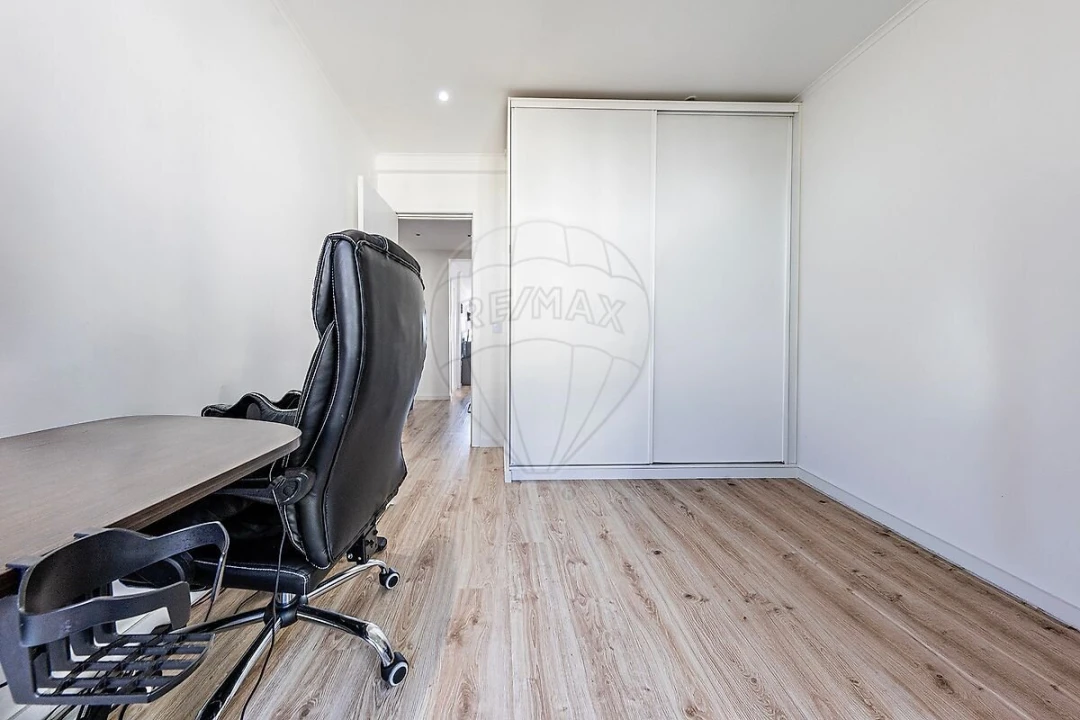 Apartamento T2 para Venda em Mina de Água Foto 14