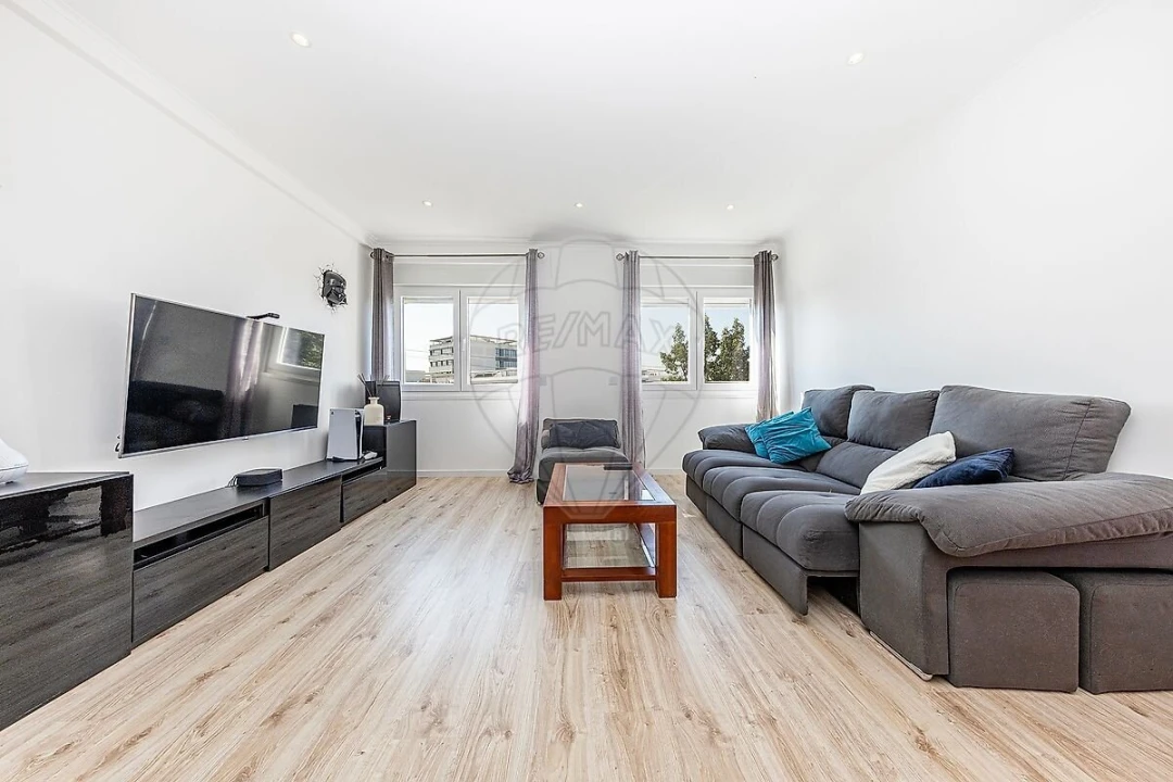 Apartamento T2 para Venda em Mina de Água Foto 4