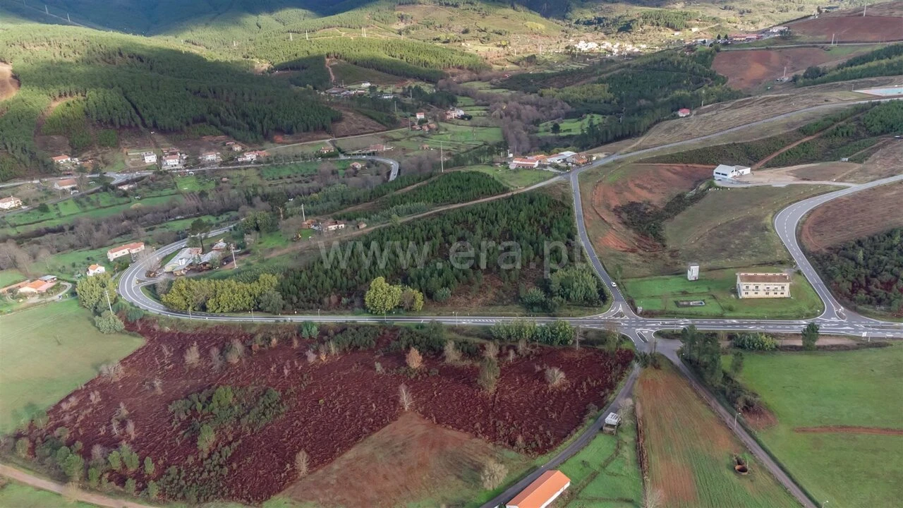 Terreno para Venda em Cortes do Meio Foto 4