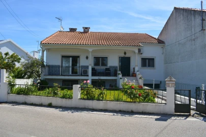 Moradia T5 para Venda em Riachos