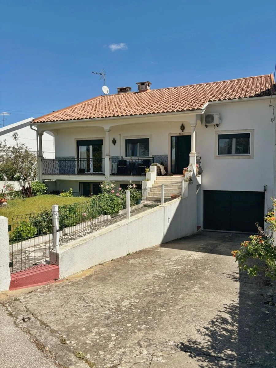 Moradia T5 para Venda em Riachos Foto 2