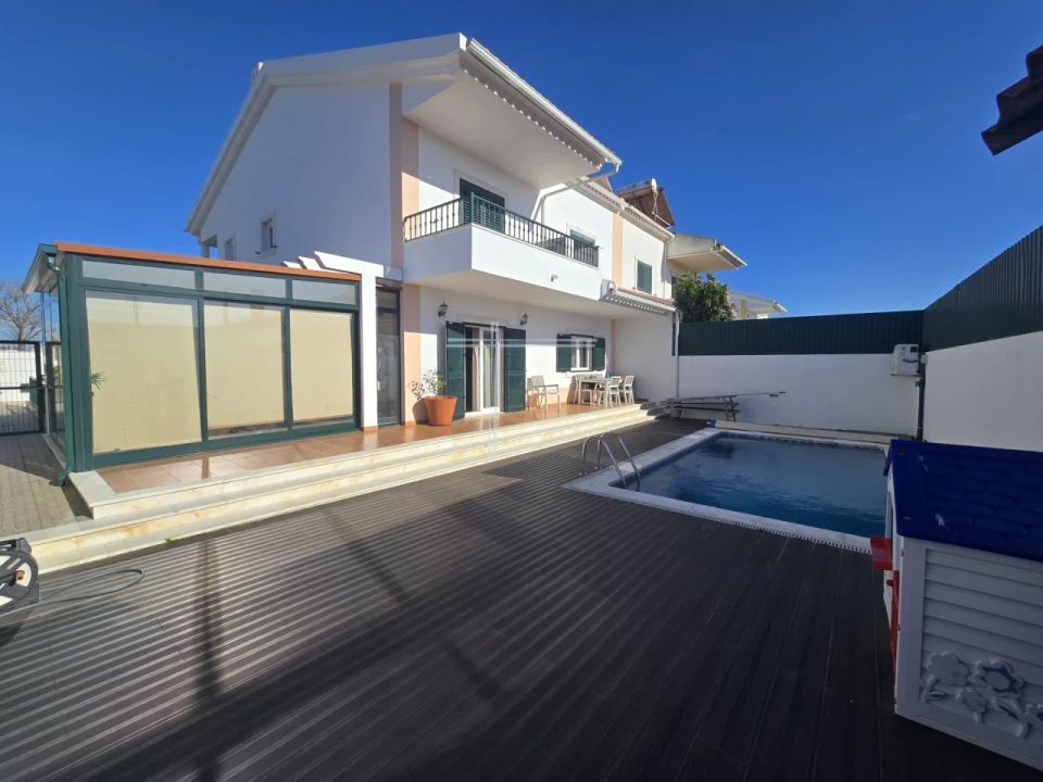 Moradia T4 para Venda em São Domingos de Rana Foto 1