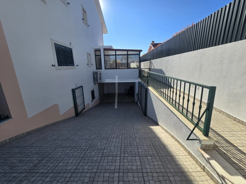 Moradia T4 para Venda em São Domingos de Rana Foto 29