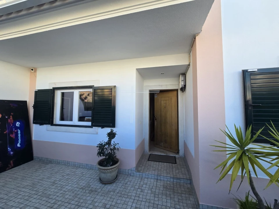 Moradia T4 para Venda em São Domingos de Rana Foto 32