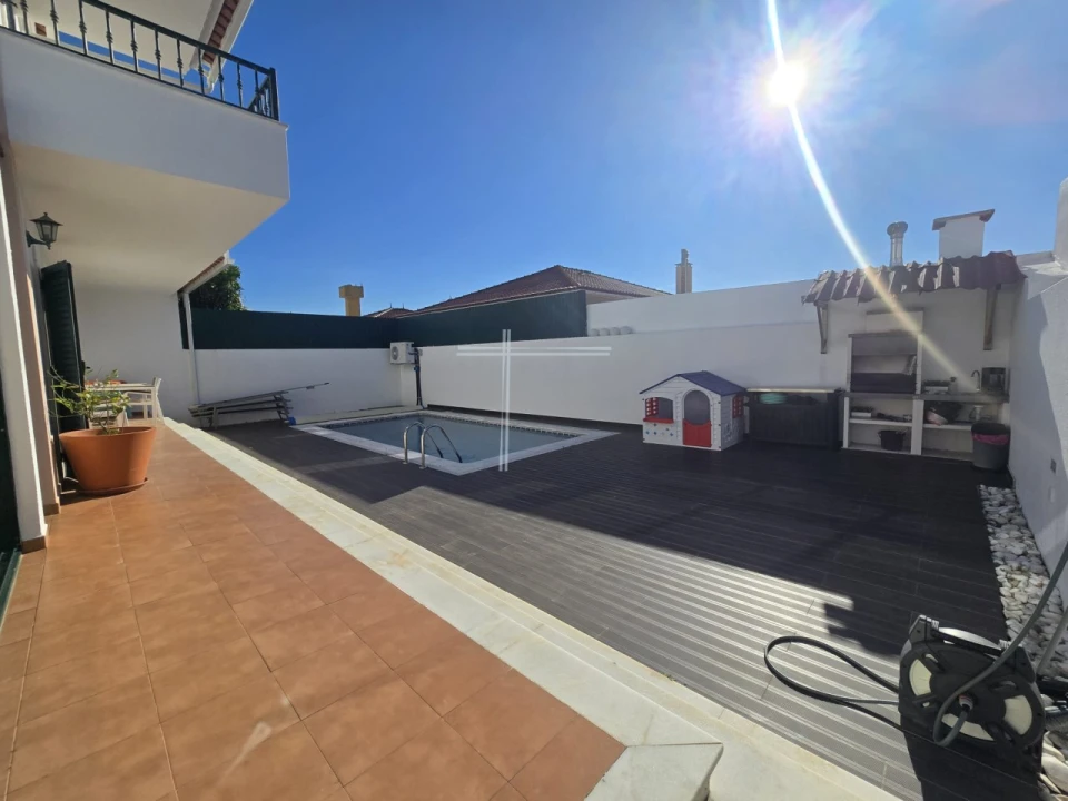 Moradia T4 para Venda em São Domingos de Rana Foto 33