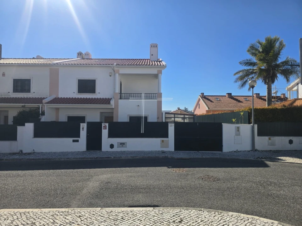 Moradia T4 para Venda em São Domingos de Rana Foto 35