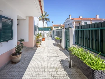 Moradia T4 para Venda em São Domingos de Rana