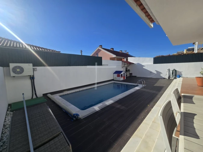 Moradia T4 para Venda em São Domingos de Rana Foto 2