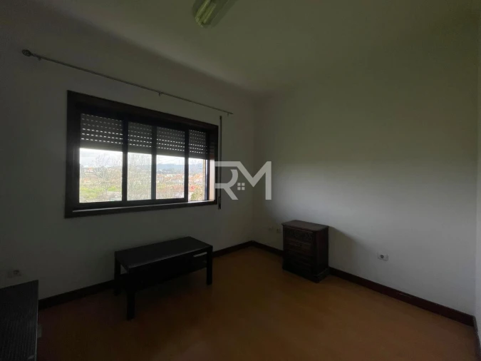 Apartamento T2 para Arrendamento em Gandra Foto 7