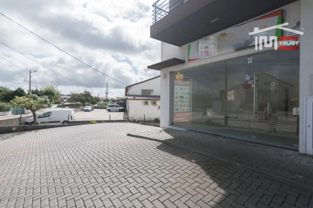 Loja para Arrendamento em Santa Catarina da Serra e Chainça Foto 2