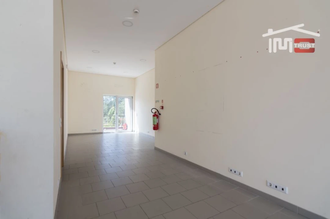 Loja para Arrendamento em Santa Catarina da Serra e Chainça Foto 9