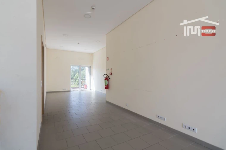 Loja para Arrendamento em Santa Catarina da Serra e Chainça Foto 9