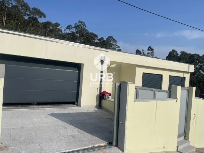 Moradia T3 para Venda em Espinho Foto 2