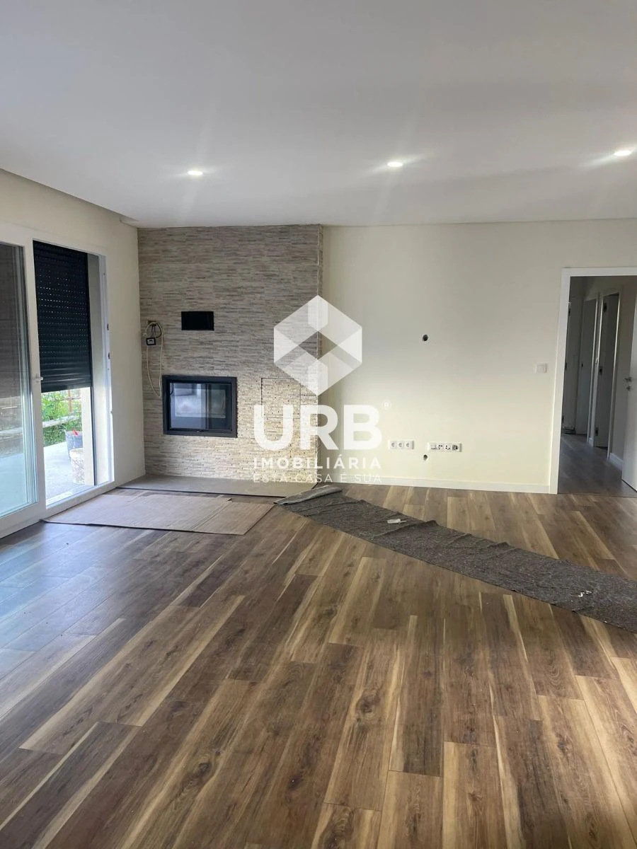 Moradia T3 para Venda em Espinho Foto 3