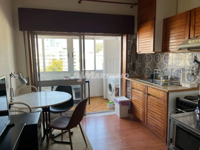 Apartamento T1 para Arrendamento em Lordelo do Ouro e Massarelos Foto 4