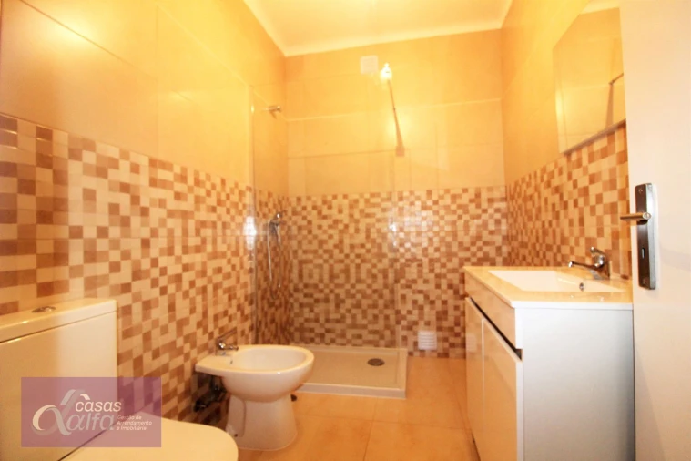 Quarto para Arrendamento em Leiria, Pousos, Barreira e Cortes Foto 8